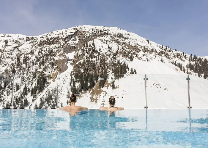 AlpenParks Hotel&Apartment Arlberg Warth mit Pool
