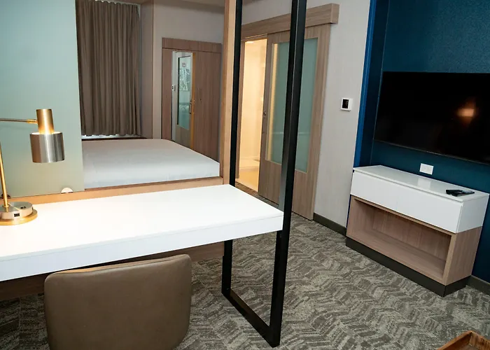 Springhill Suites By Marriott Woodbridge