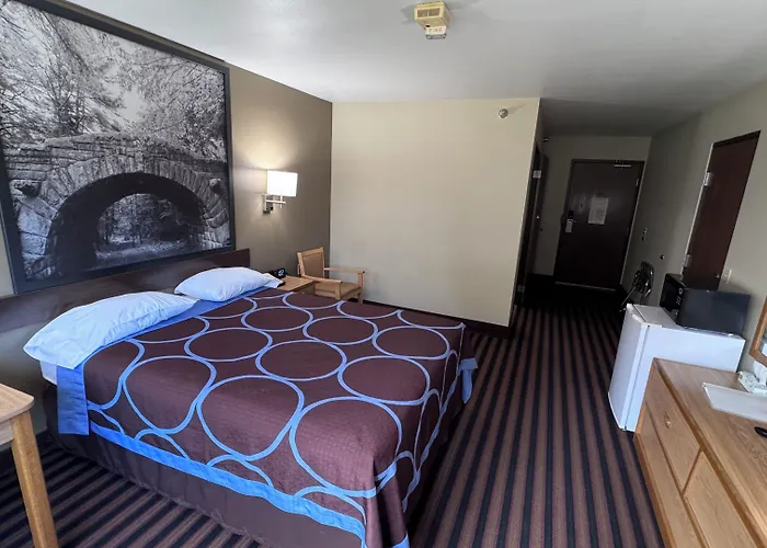 Northwoods Inn And Suites