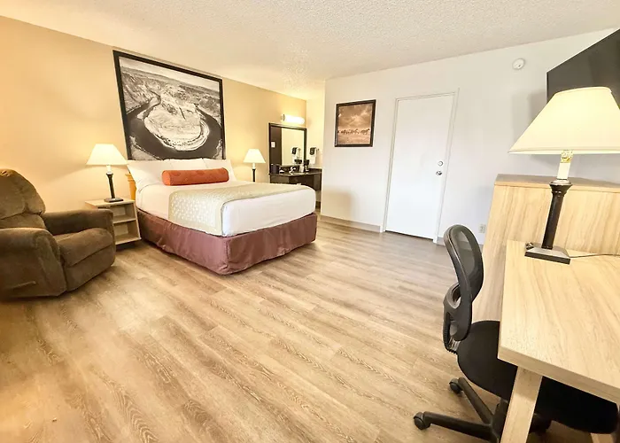 Super 8 By Wyndham Salina/Scenic Hills Area