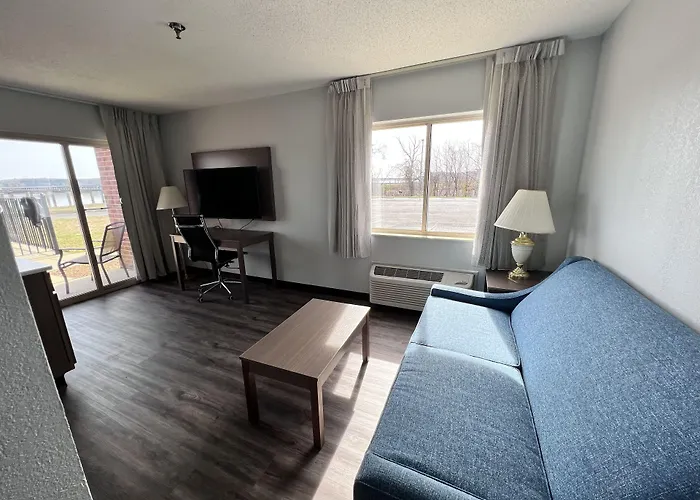 Clarion Pointe On The Lake Clarksville-South Hill West