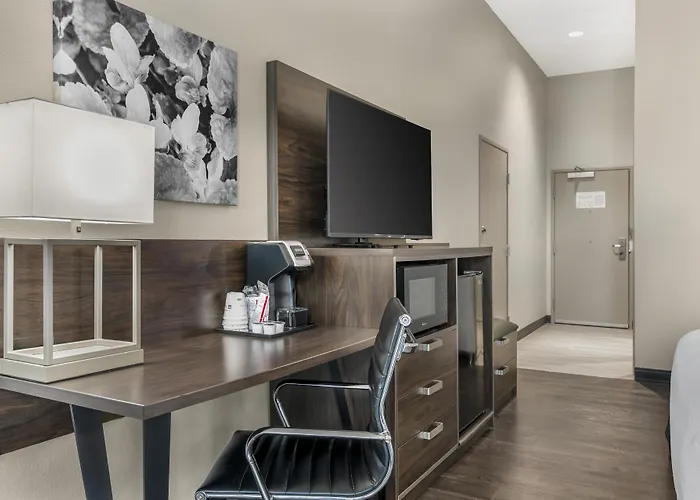 Best Western Plus Parkside Inn & Suites