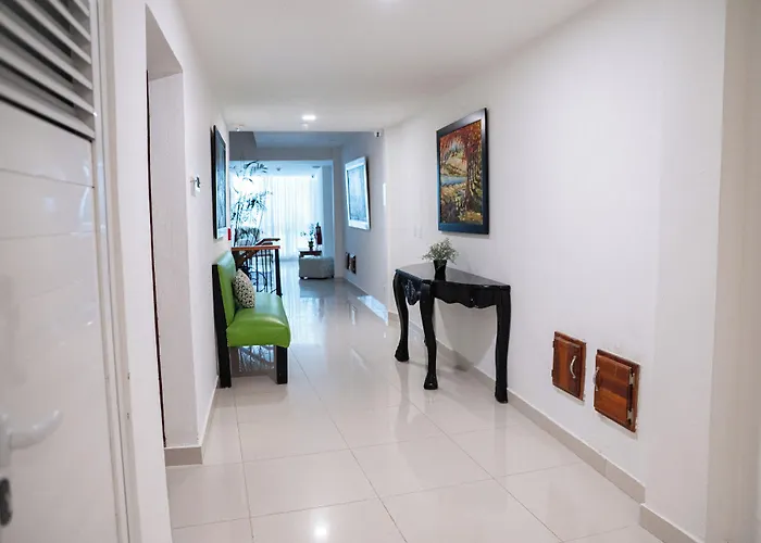 Cataleya Hotel