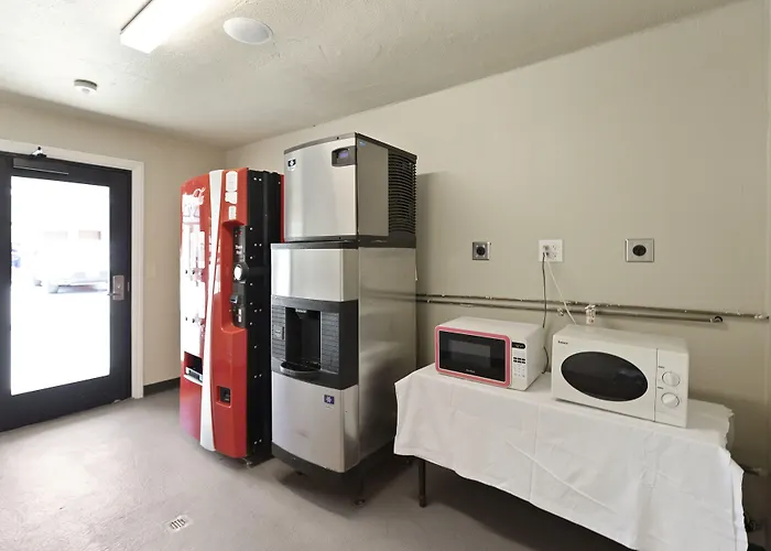 Le Blanc Inn & Suites