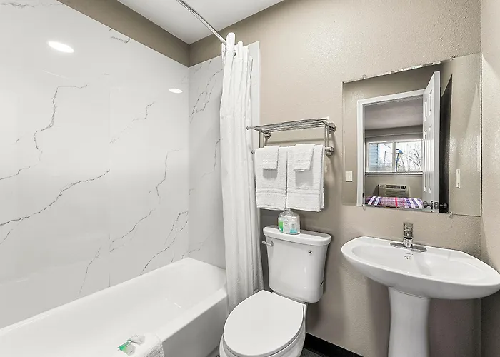 Southern Suites Forest Park