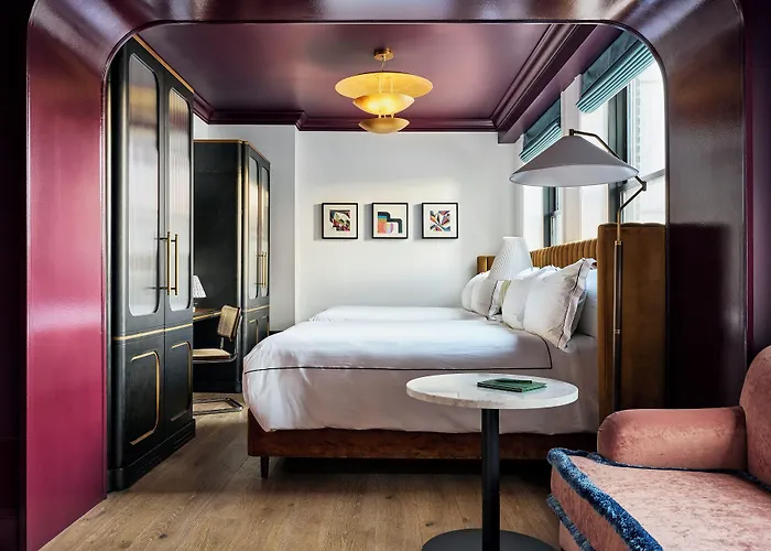 Fidelity Hotel