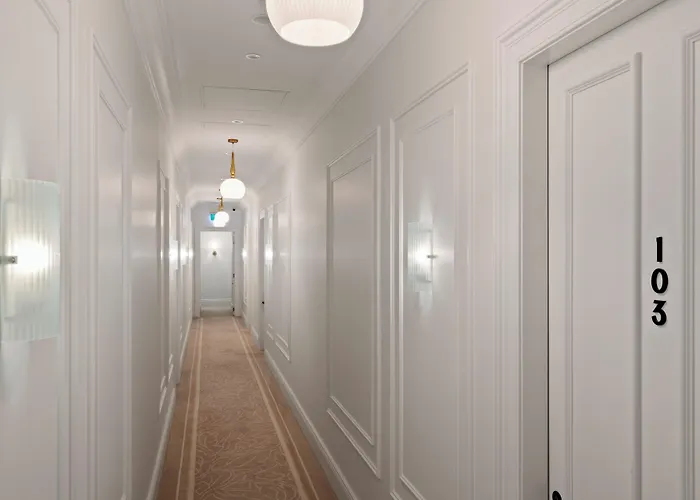 The Clements Hotel