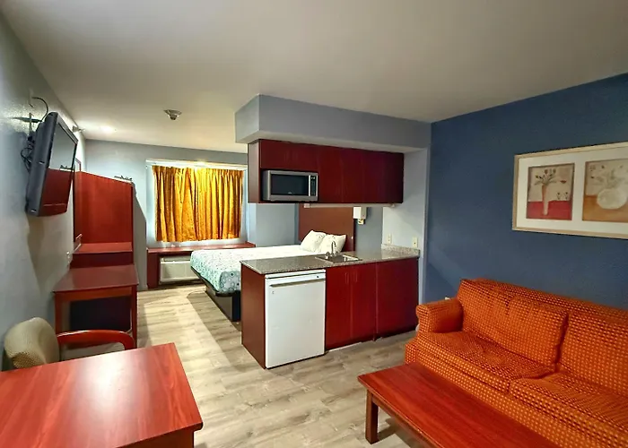 Blisspoint Inn & Suites, Northwood