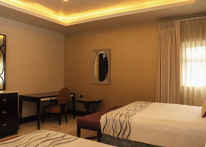 Hotel West Plaza