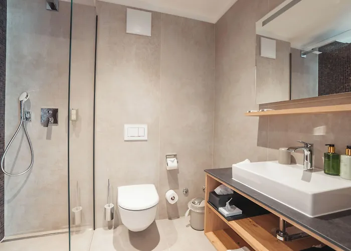 Hotel Porta Cervino - Parking & Dining