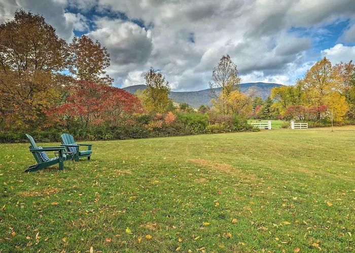 Luxe 'Green Barn' Near Skiing W/ Mt Equinox Views!