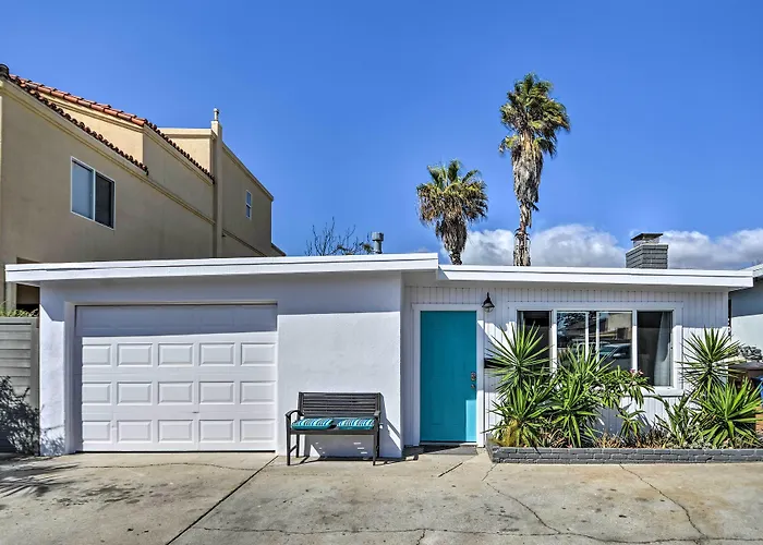 Remodeled Ventura Beach Home With Yard & Fire Pit!