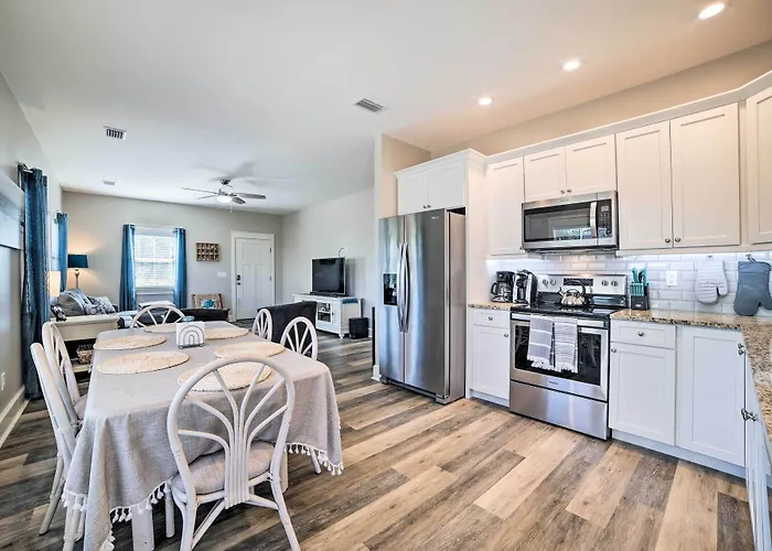 Mexico Beach Getaway W/ Patio - Steps To Beach!