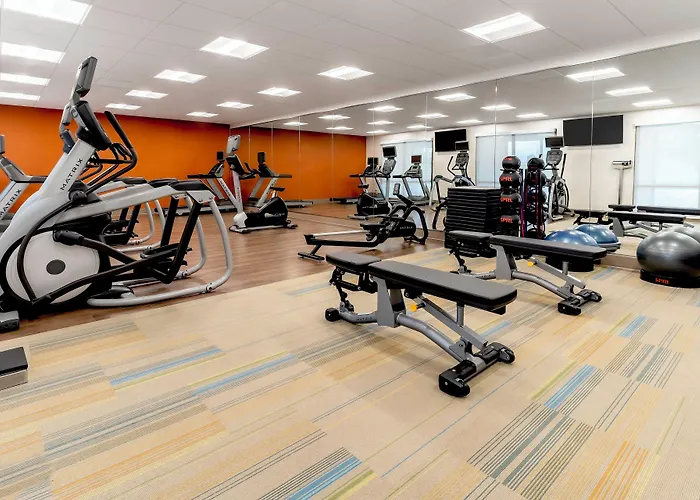 Holiday Inn Express & Suites - Milwaukee West Allis By Ihg