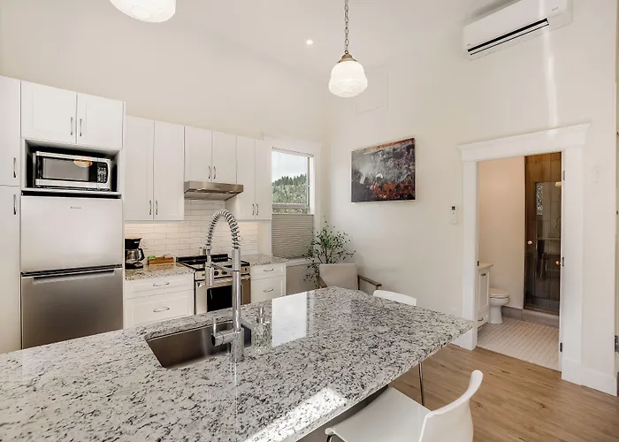 Stirling All Suites Hotel