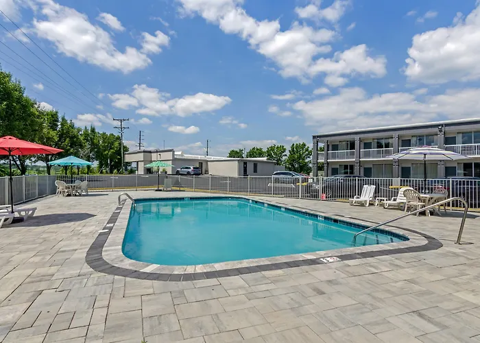 Suburban Studios Verona - Staunton North
