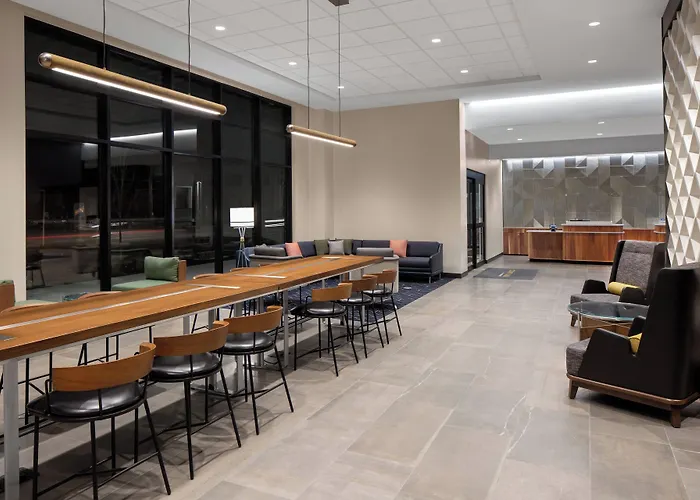 Courtyard By Marriott Lansing Downtown