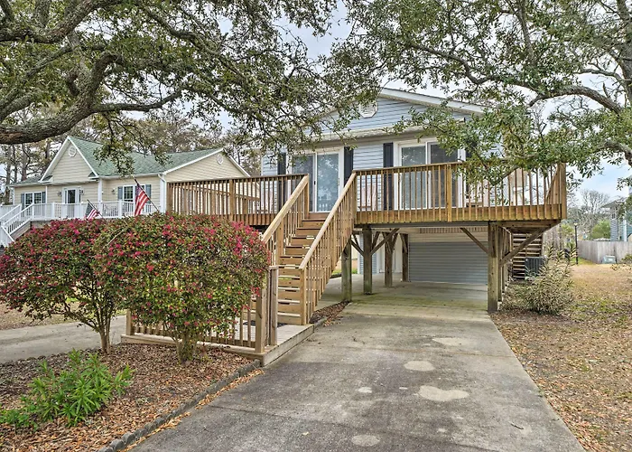 Cozy Oak Island House < 1 Mi To Beaches!