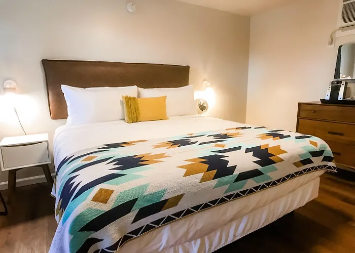 Stonewall Motor Lodge