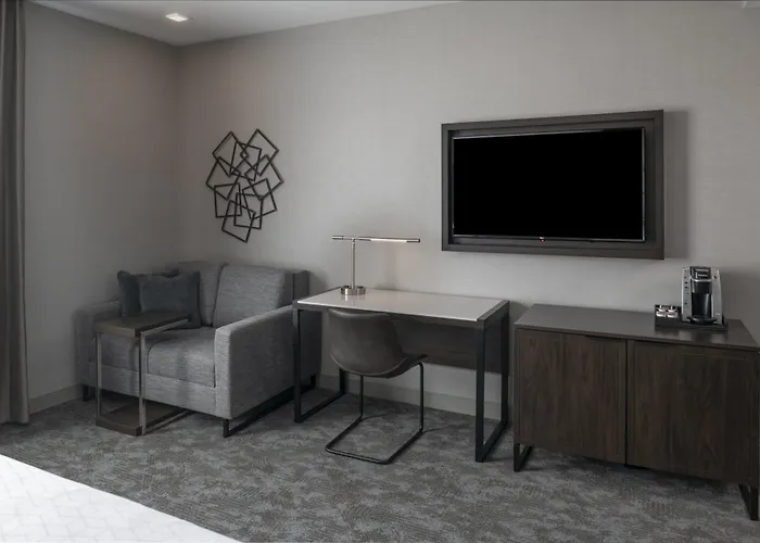 Holiday Inn Express - Boston Logan Airport - Revere By Ihg