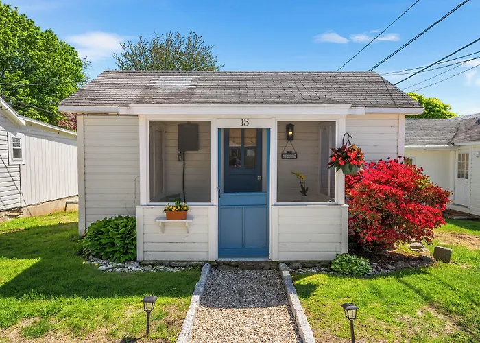 Marina Bay Cottages