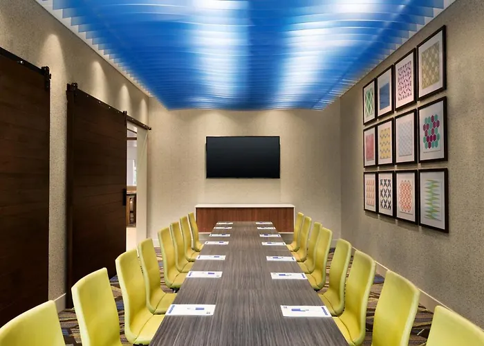 Holiday Inn Express & Suites Kansas City - Oak Grove I-70 By Ihg