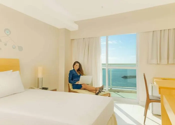 Golden Tulip Macae