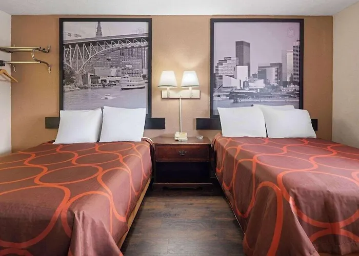 Super 8 By Wyndham Youngstown/Girard