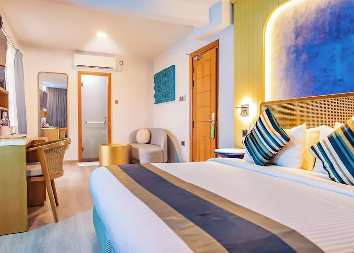 Umet Seaview Hotel With Free Airport Pick Up And Drop T&C Apply