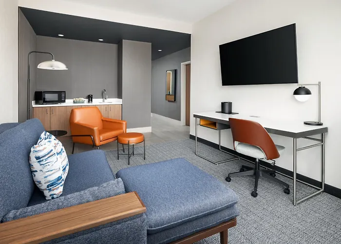 Courtyard By Marriott New Castle