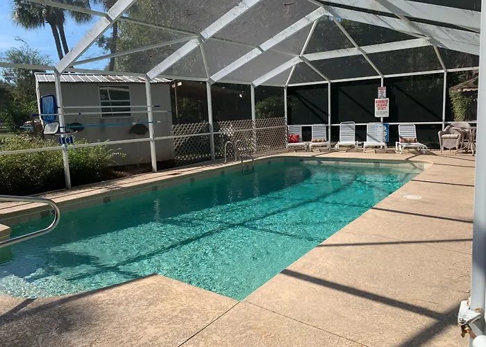 Nature Coast Inn & Cottages