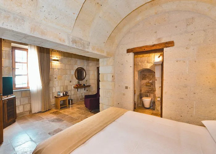 Evanthia Cave Suites