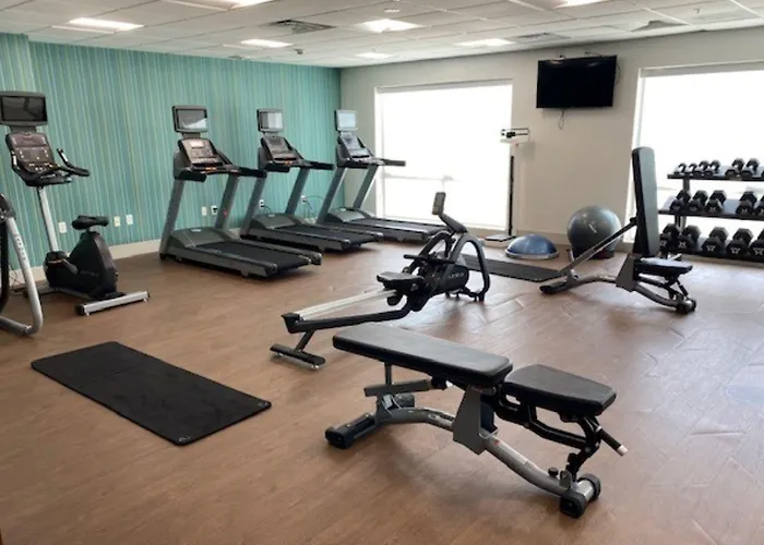 Holiday Inn Express & Suites Warrensburg North By Ihg