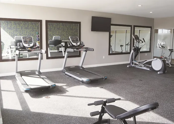 La Quinta By Wyndham Richmond-Sugarland Hotel