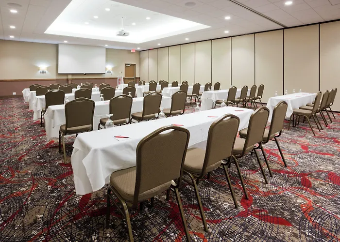 Holiday Inn Express & Suites Willmar By Ihg
