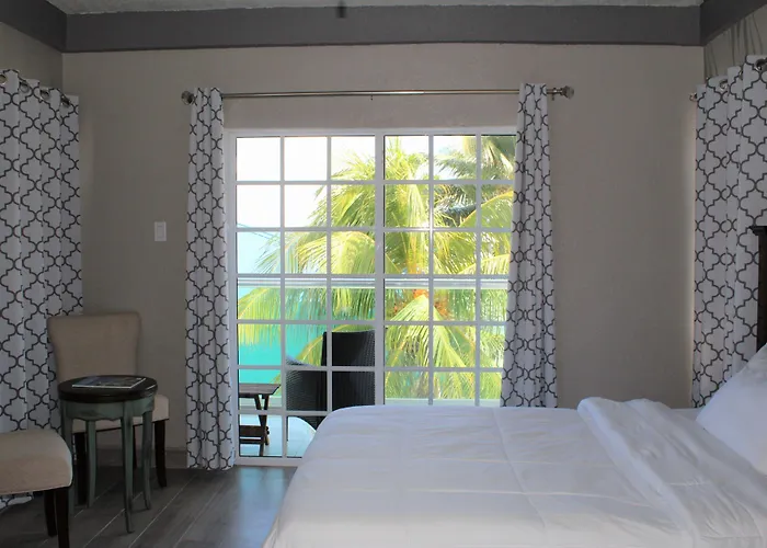 Barefoot Caye Caulker Hotel