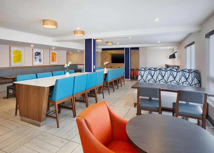 Holiday Inn Express Hotel & Suites Uptown Fredericton By Ihg