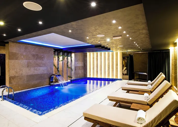 Amsterdam Hotel Pool & Spa