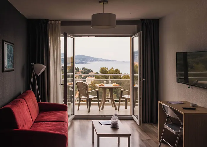 Residence Vacances - Azureva Sur Les Hauteurs De Roquebrune-Cap-Martin