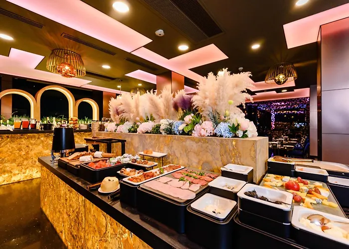 Plaza V Hotel