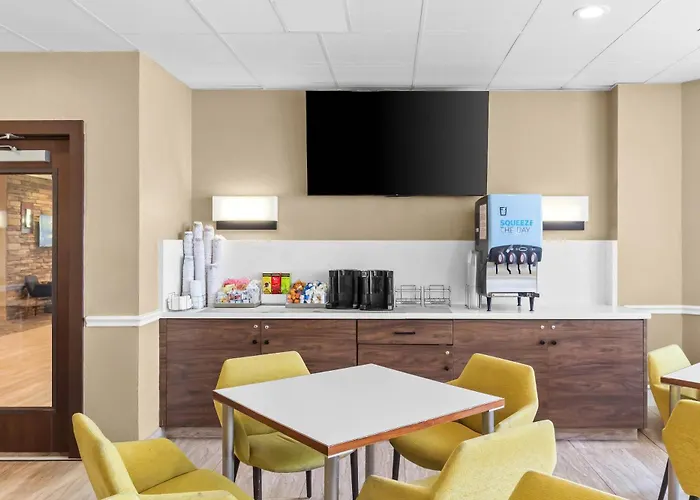Beachfront Palms Resort Galveston, An Ascend Collection Hotel