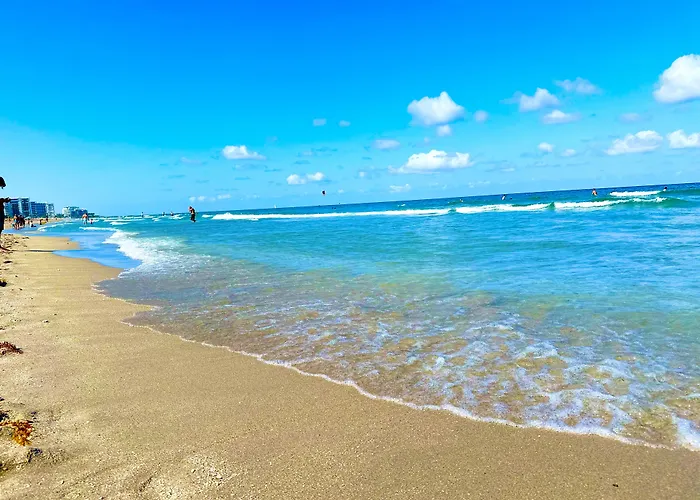 Club Lux Resort By The Beach