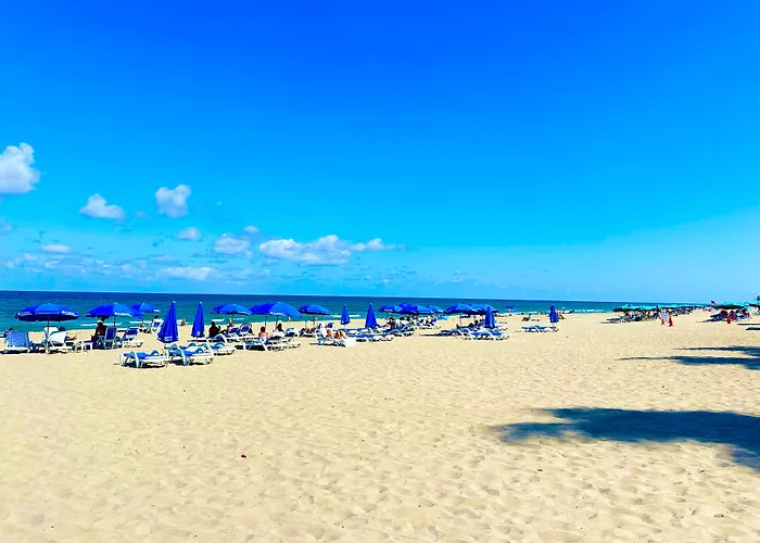 Club Lux Resort By The Beach