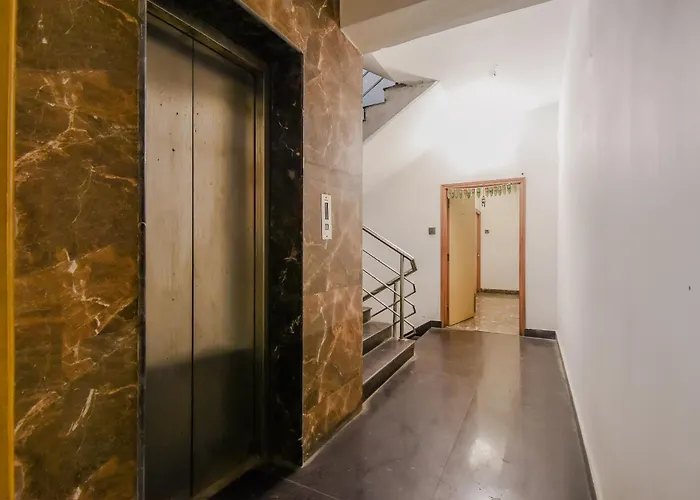 Super Oyo Krishna Guest House