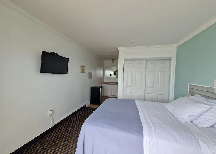 Sandcastle Beachfront Inn