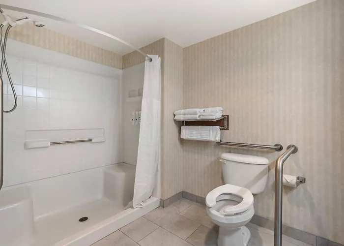 Quality Inn & Suites Manistique