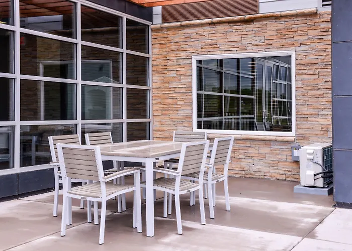 Country Inn & Suites By Radisson, Ft Atkinson, Wi