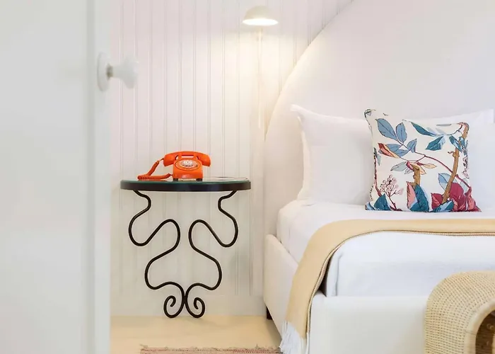 Silver Sands Motel & Beach Bungalows