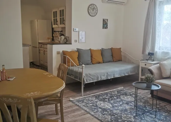 Kuria Apartman Budapest With Free Parking