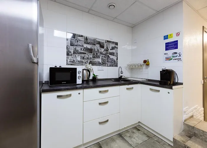 Smart Hotel Rooms Near Metro 24/7